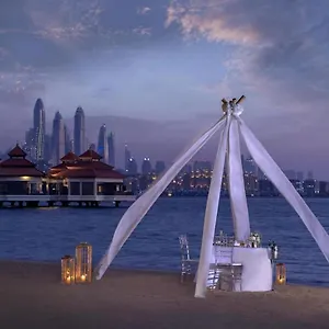 anantara-residence-the-palm-free-beach-and-pool-access.dubaihotelsoffers.com/